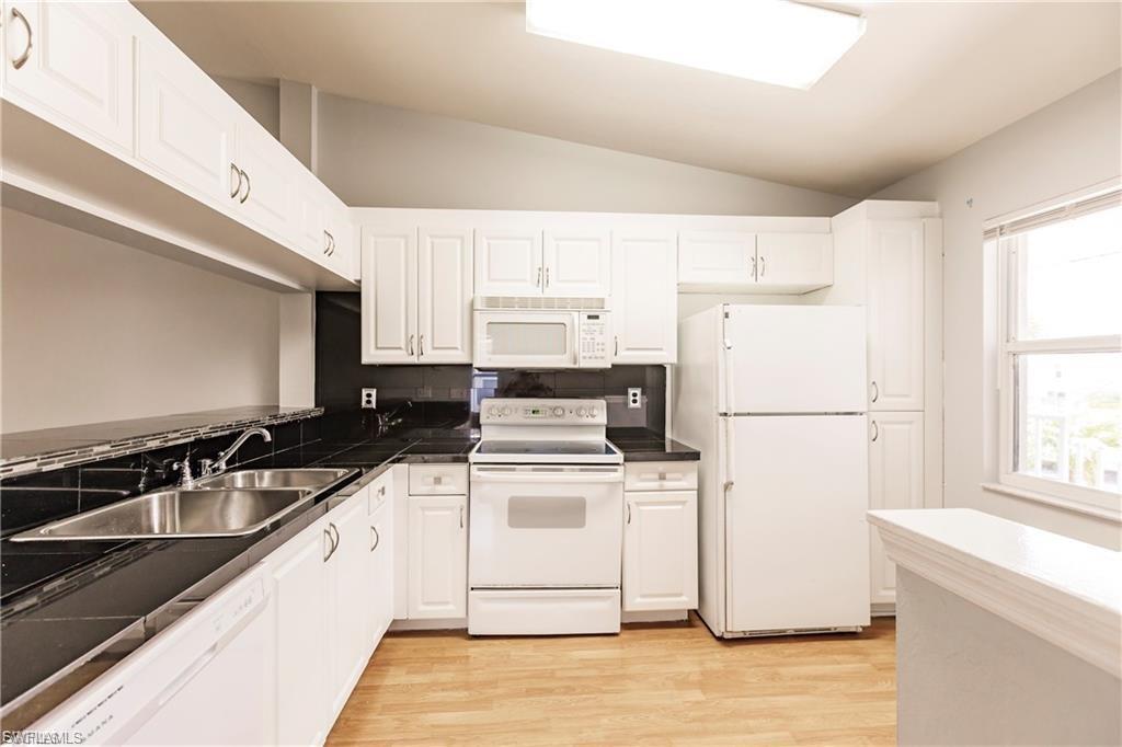 SUMMERLIN TRACE CONDO - Residential Lease