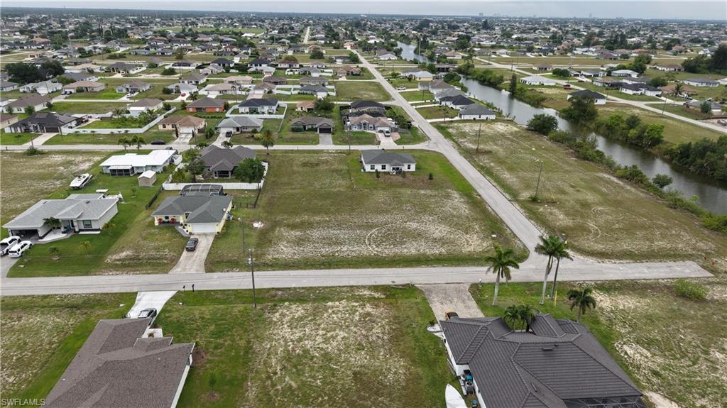CAPE CORAL - Land