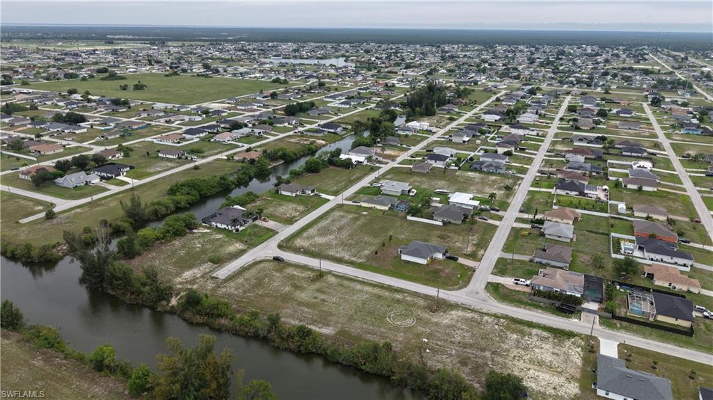 CAPE CORAL - Land