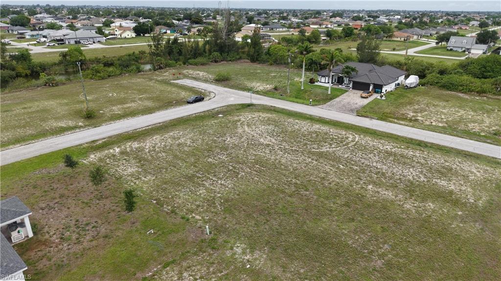 CAPE CORAL - Land