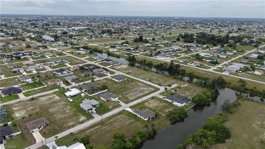CAPE CORAL - Land
