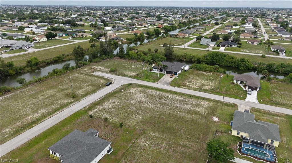 CAPE CORAL - Land