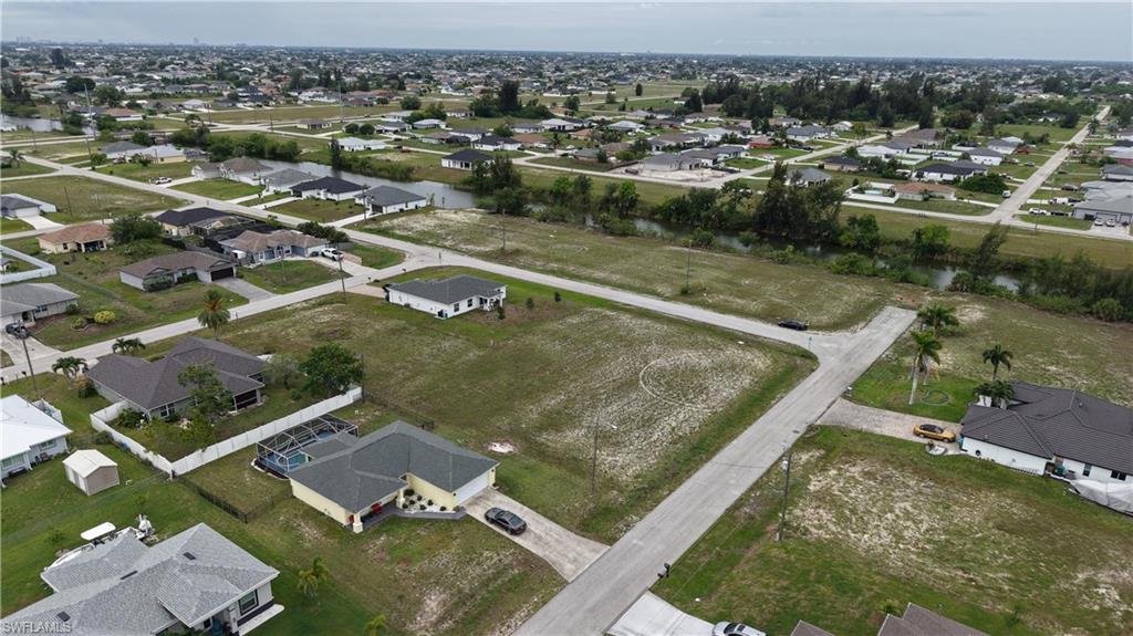 CAPE CORAL - Land