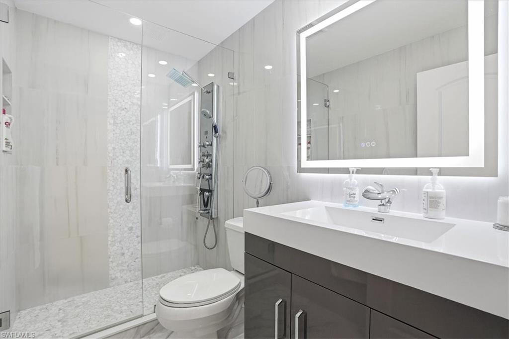 FOUR WINDS MARINA - Residential Lease
