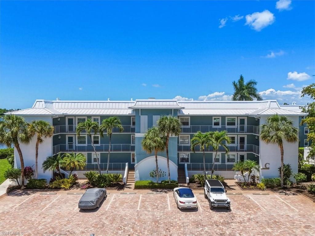 FOUR WINDS MARINA - Residential Lease