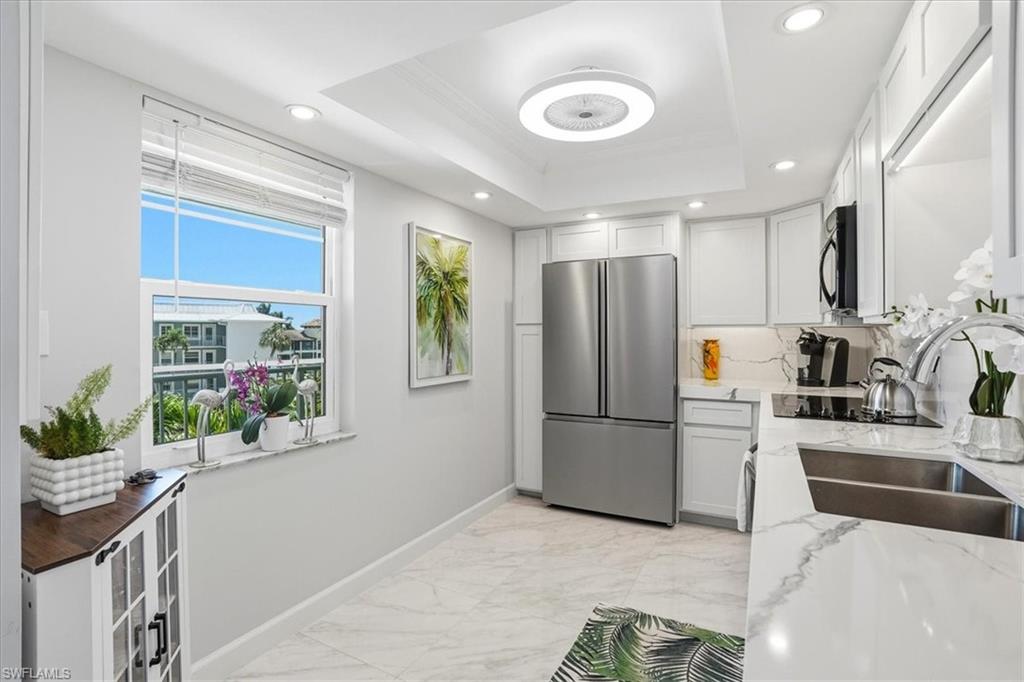 FOUR WINDS MARINA - Residential Lease