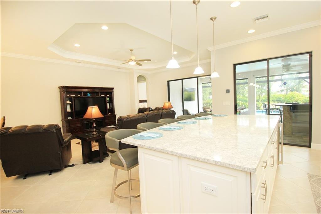 ESPLANADE - Residential Lease