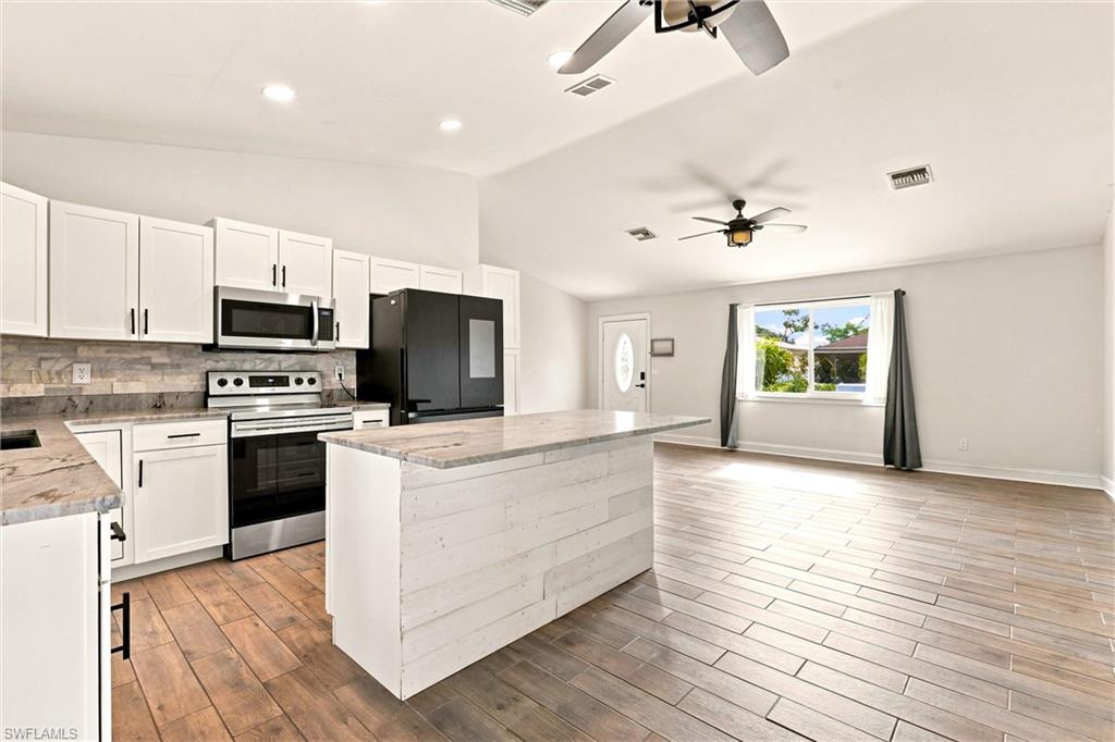 SAN CARLOS PARK - Residential