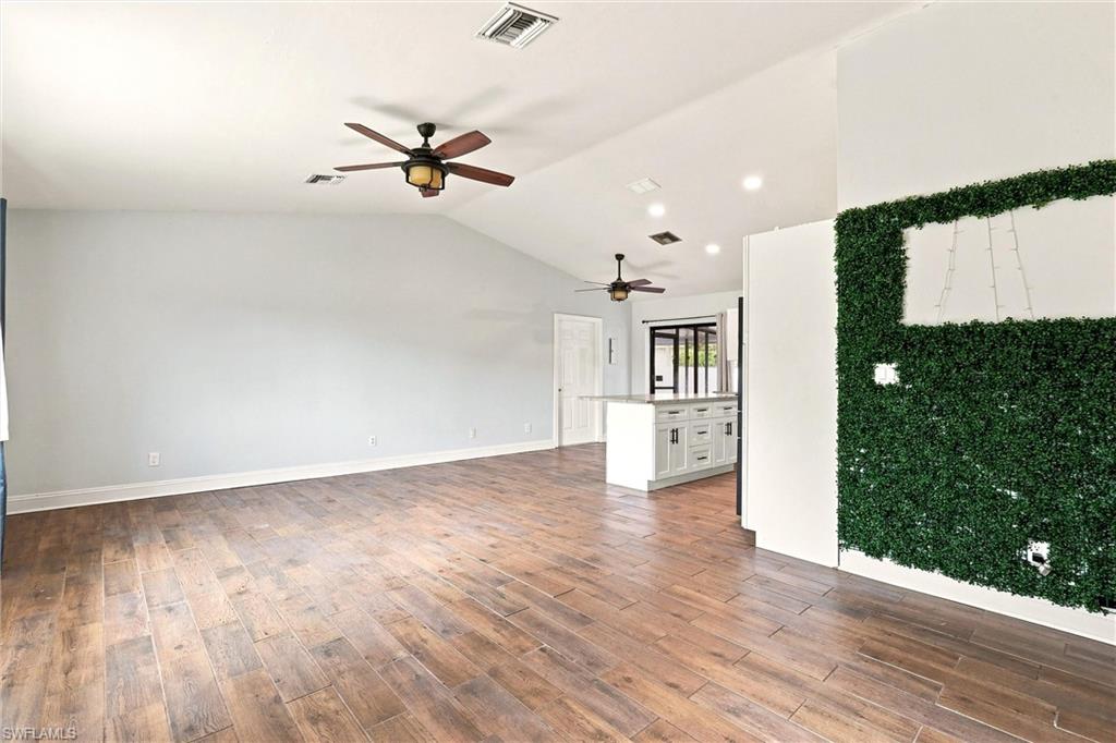 SAN CARLOS PARK - Residential