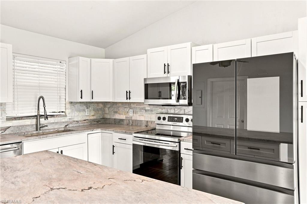 SAN CARLOS PARK - Residential