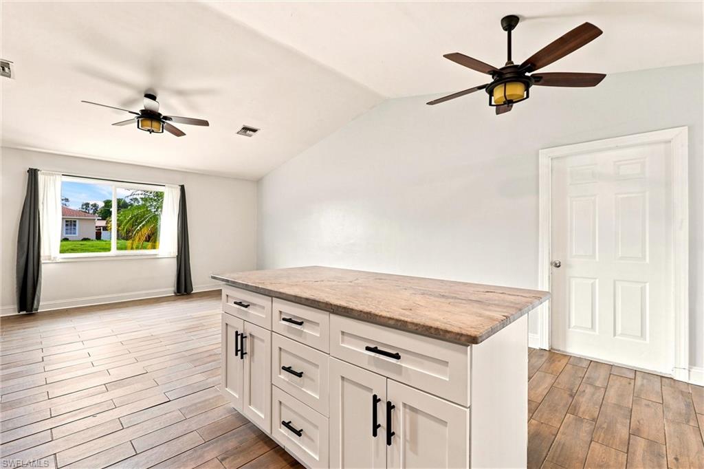 SAN CARLOS PARK - Residential