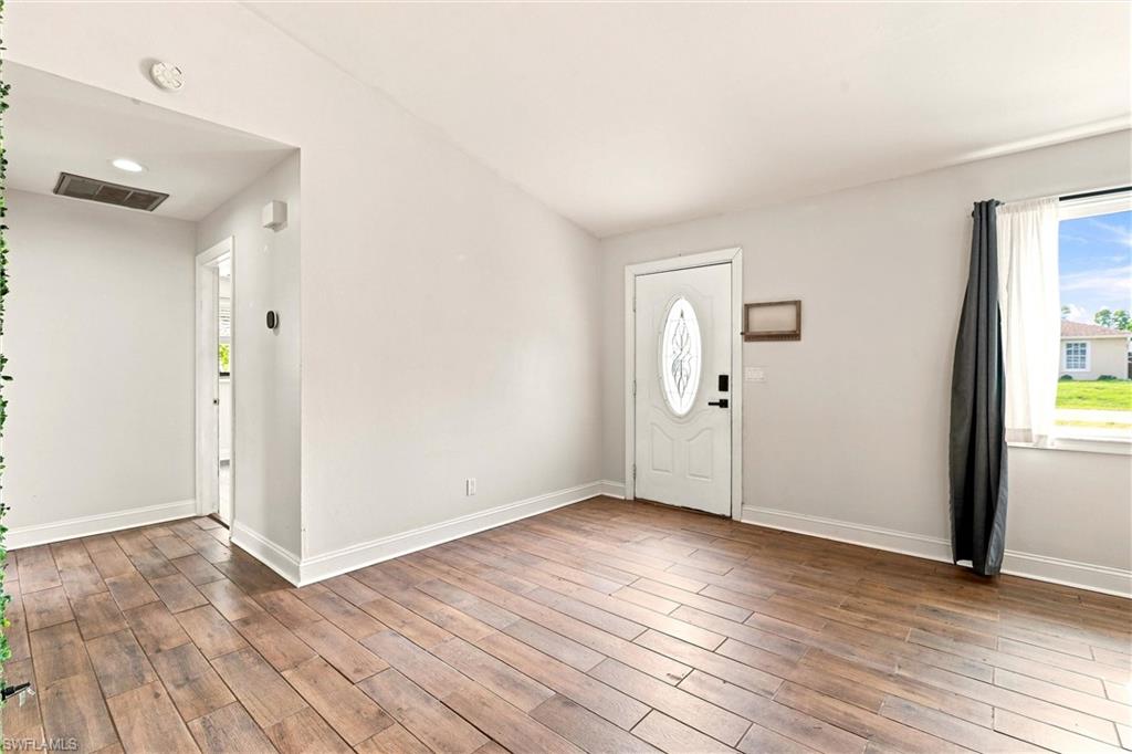 SAN CARLOS PARK - Residential