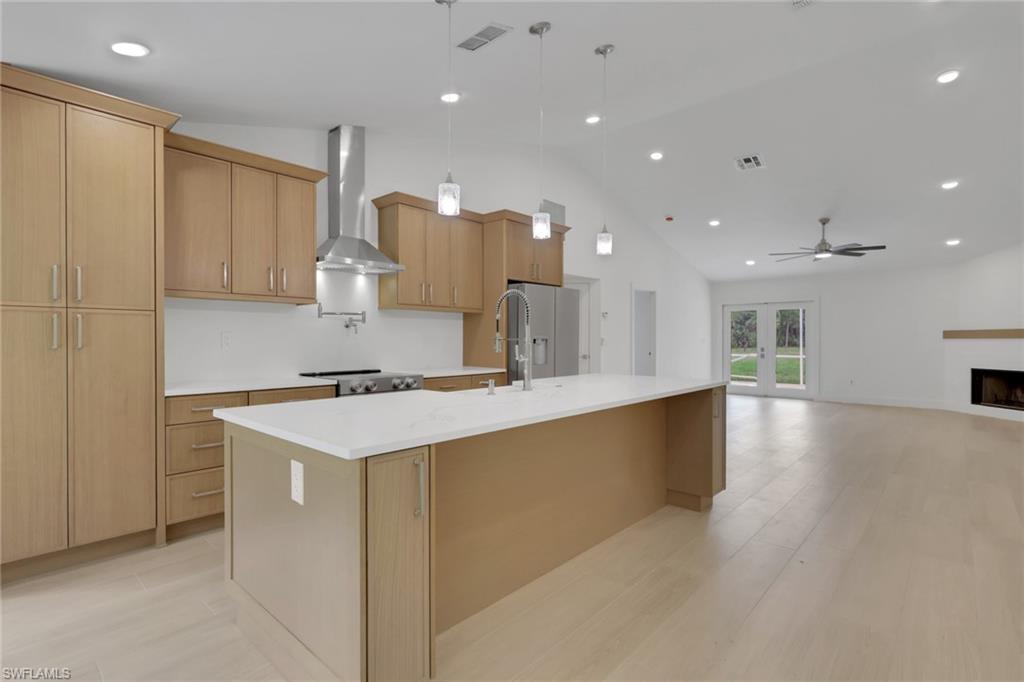 GOLDEN GATE ESTATES - Residential