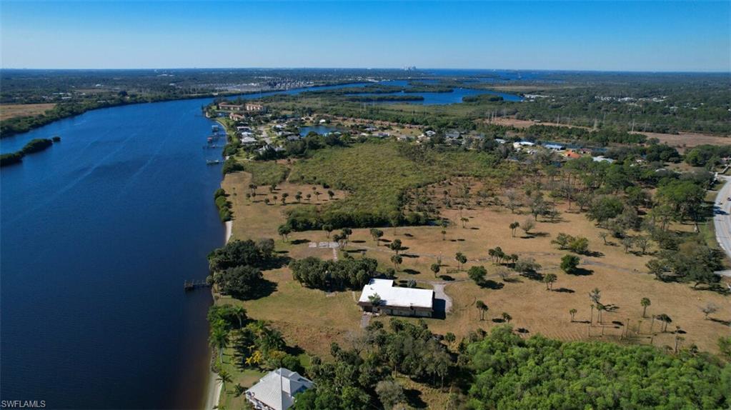 ACREAGE - Land