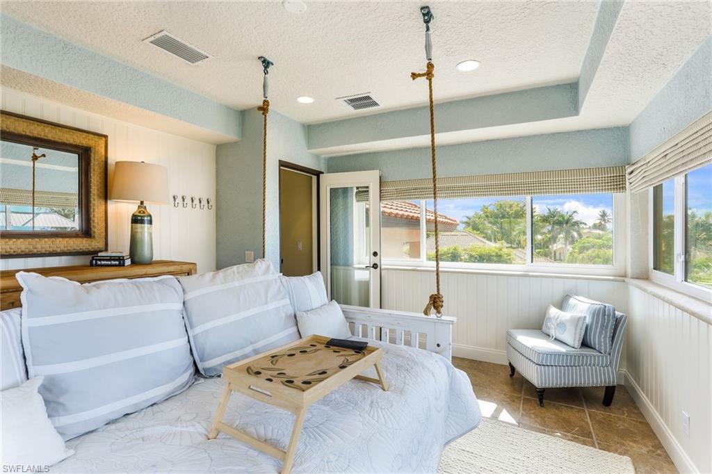 MOORINGS - Residential