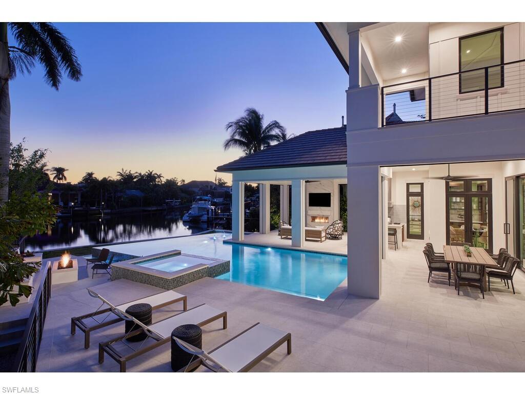 AQUALANE SHORES - Residential