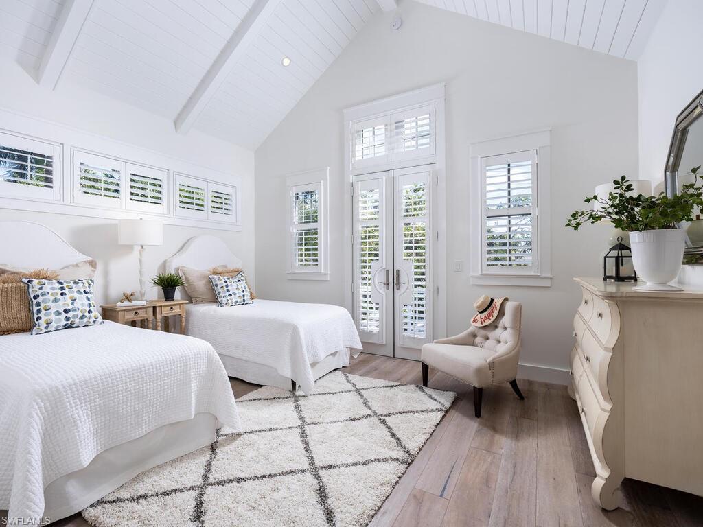 OLDE NAPLES - Residential