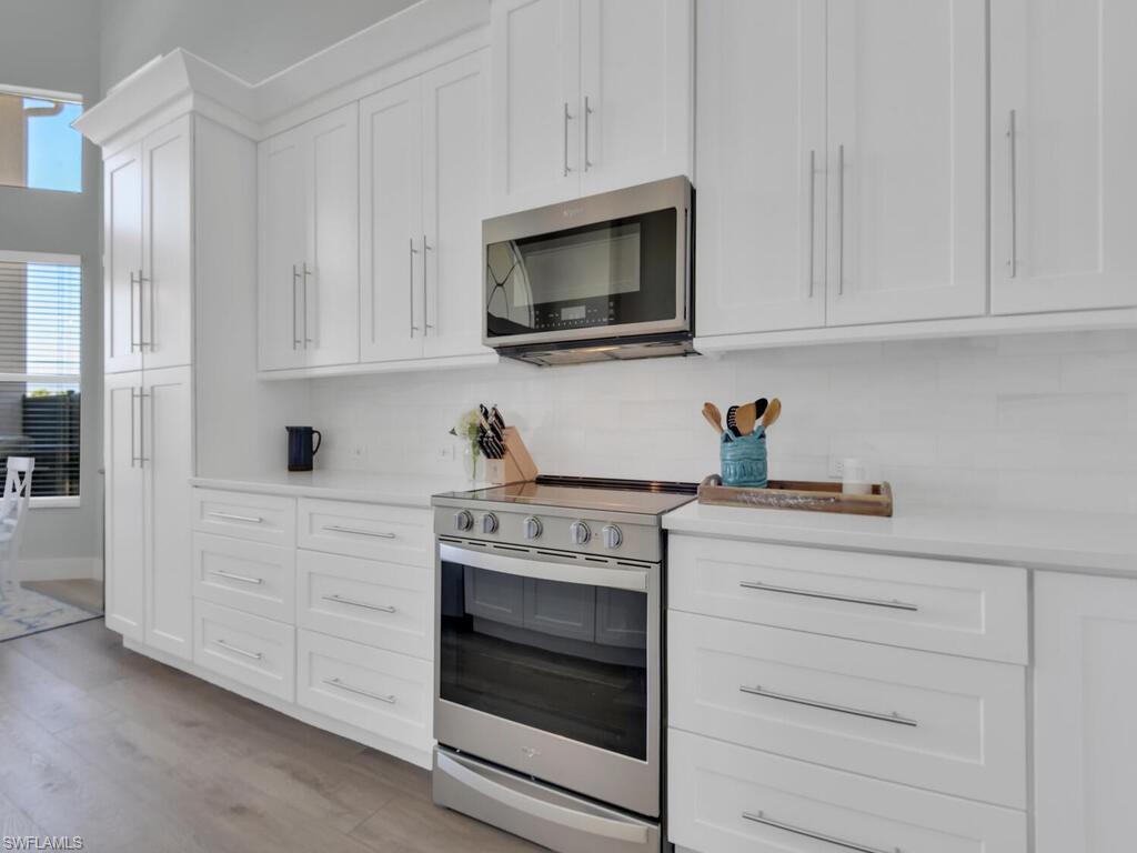 SATURNIA LAKES - Residential