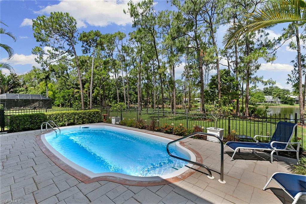 TALL PINES - Residential