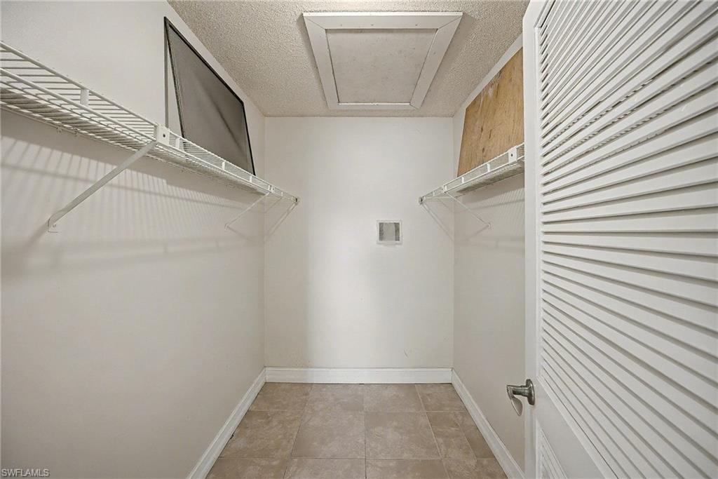 CAVENDISH SQUARE CONDO - Residential