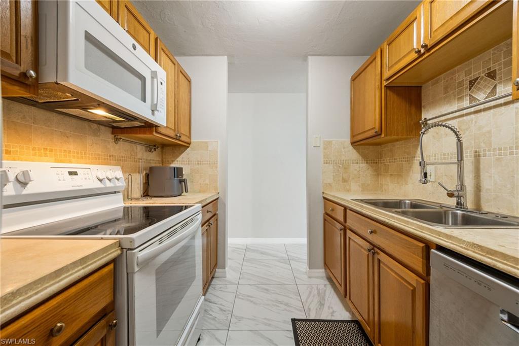 VILLA CAPRI CONDOMINIUM - Residential