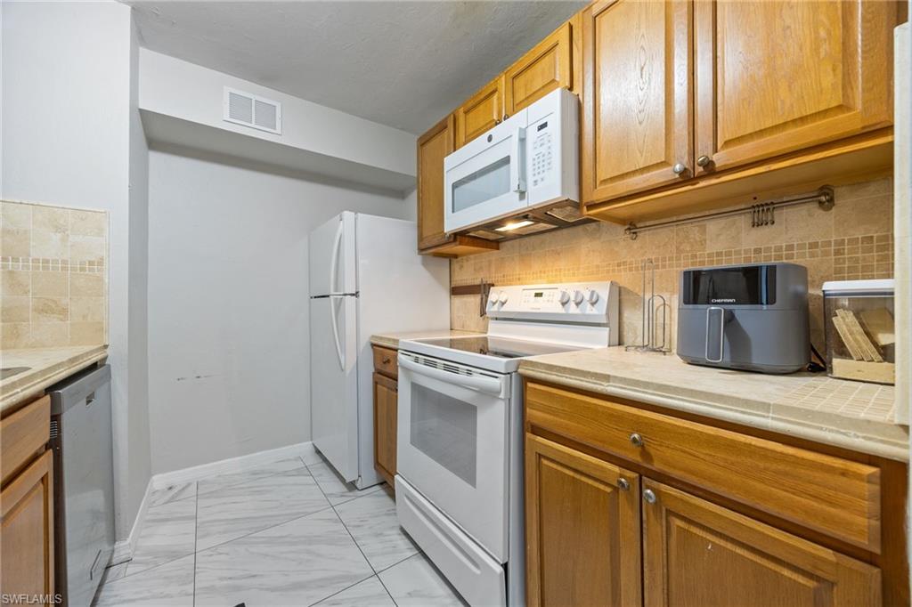 VILLA CAPRI CONDOMINIUM - Residential
