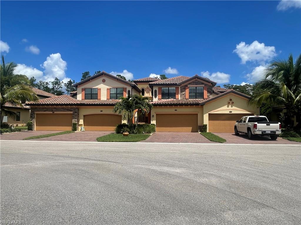 ***SOCIAL MEMBERSHIP*** This 1st floor Coach Home at Bonita National is a 3 bed, 2 bath & includes stainless steel appliances, granite
counter tops, crown molding, & 20" Porcelain tile on the diagonal. This extremely active & social community is one you do not want to miss!
Bonita National’s Resort Lifestyle includes a little something for everyone! Hang out with friends, new & old by the resort style pool & cabana or
enjoy a glass of wine & dinner in the state-of-the art club house. Relax, & pamper yourself in the spa, workout in the fully equipped fitness
center, or unwind in a yoga class. Bonita National features eight Har-Tru surface Tennis courts. Nestled between Naples & Fort Myers a short drive
in either direction will take you to sun drenched beaches, exclusive shopping, & dining!