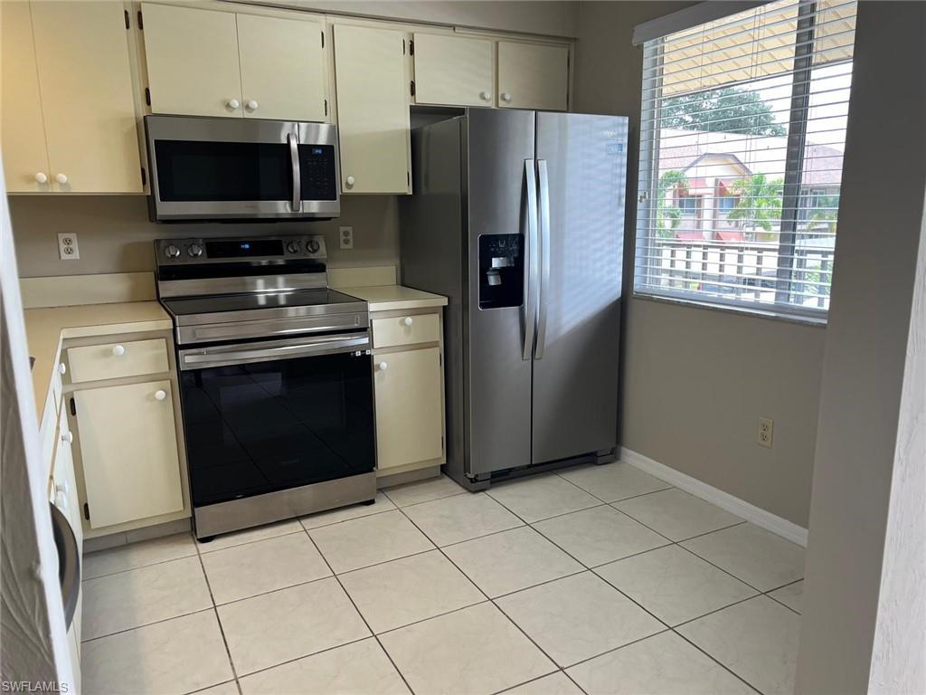 COUNTRY CLUB VILLAGE - Residential Lease