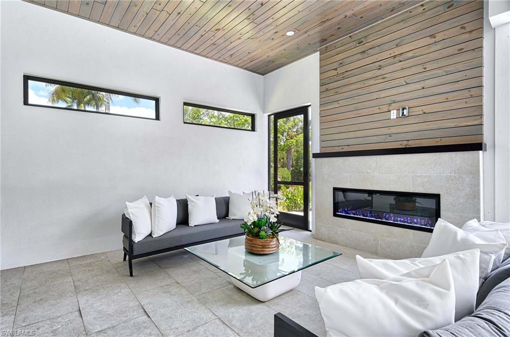 QUAIL WOODS ESTATES - Residential