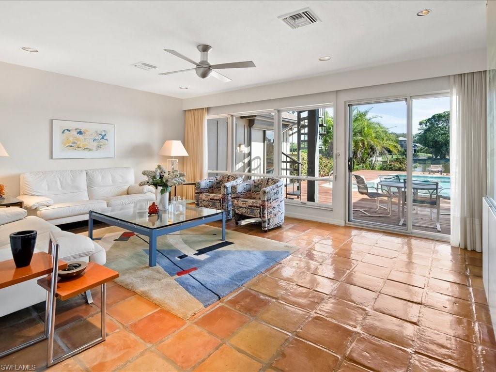 PINE RIDGE - Residential