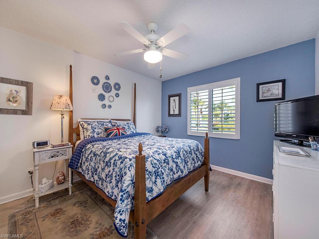 ANDOVER SQUARE - Residential