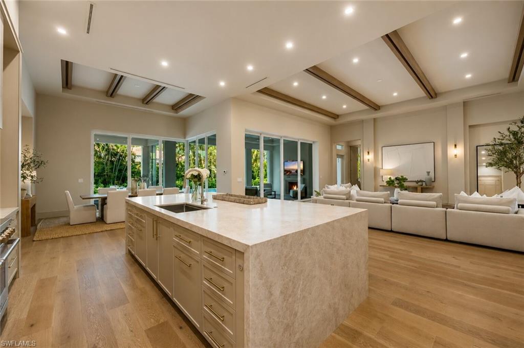 PARK SHORE - Residential
