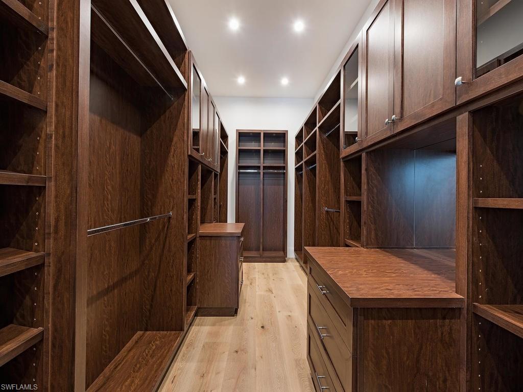 MOORINGS - Residential