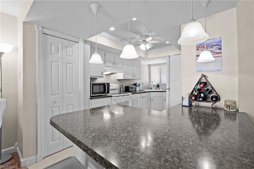 CORAL KEYES CONDO - Residential Lease