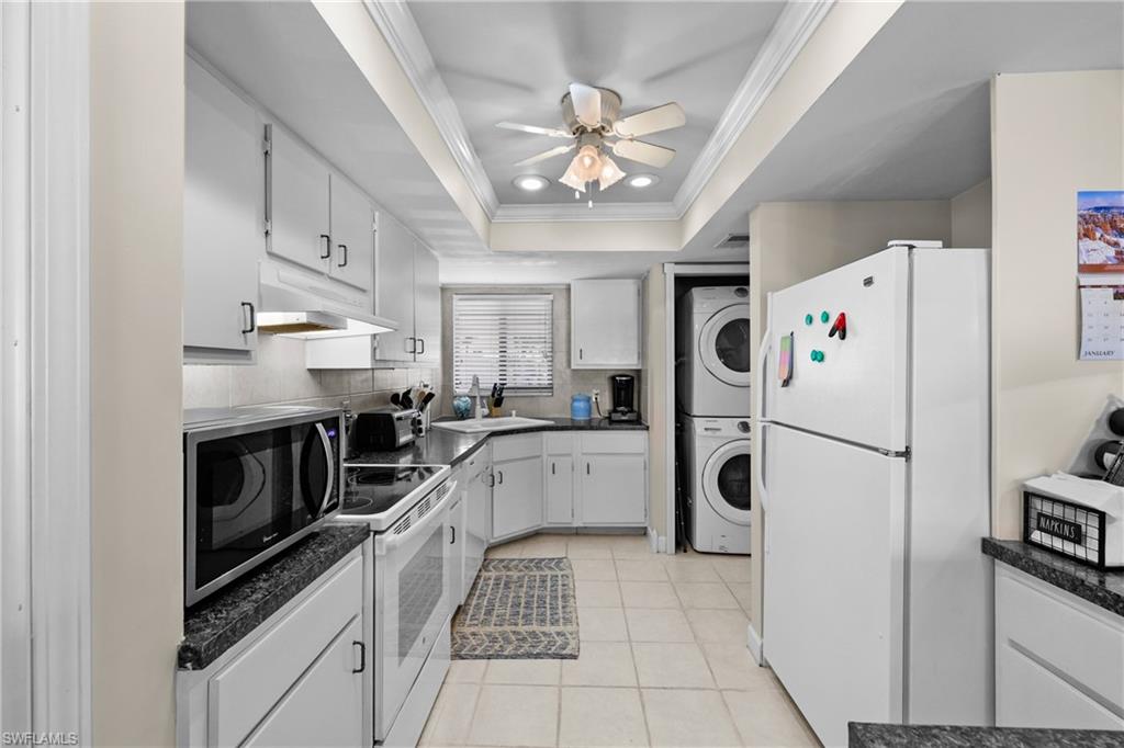 CORAL KEYES CONDO - Residential Lease