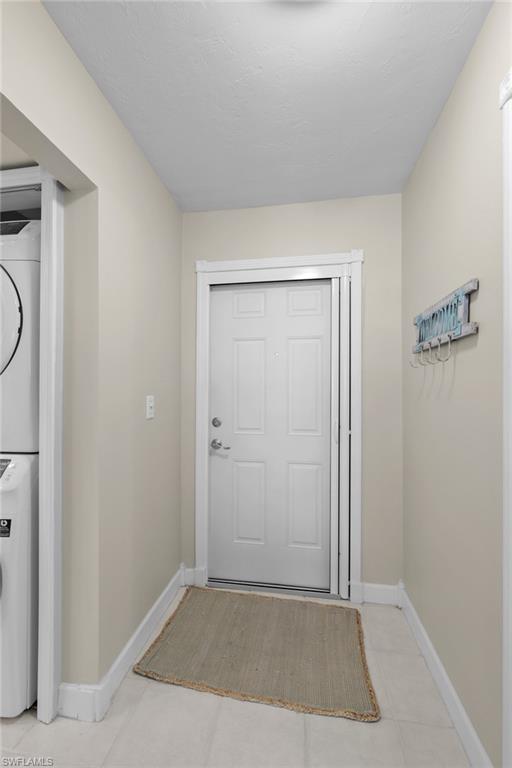 CORAL KEYES CONDO - Residential Lease