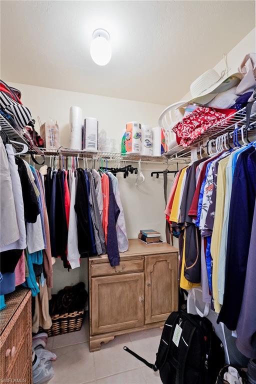 CORAL KEYES CONDO - Residential Lease