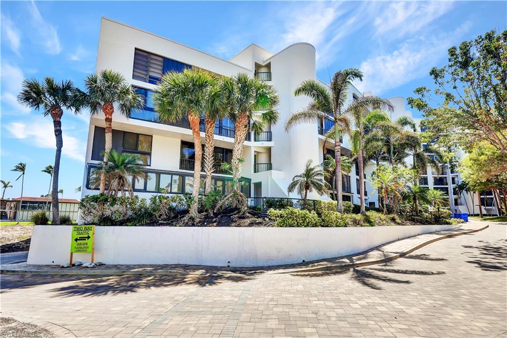ADMIRALTY POINT - Residential