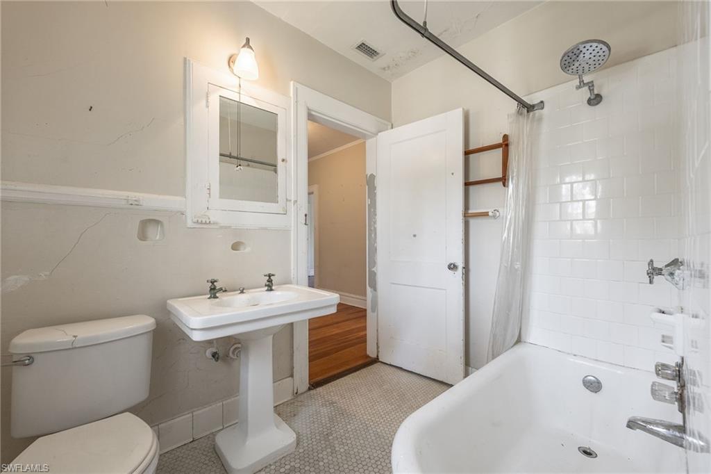 DEAN PARK - Residential