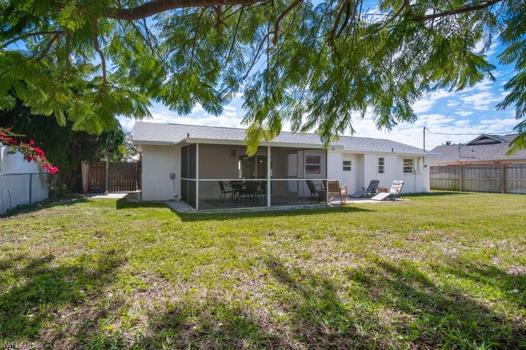 NAPLES TWIN LAKES - Residential
