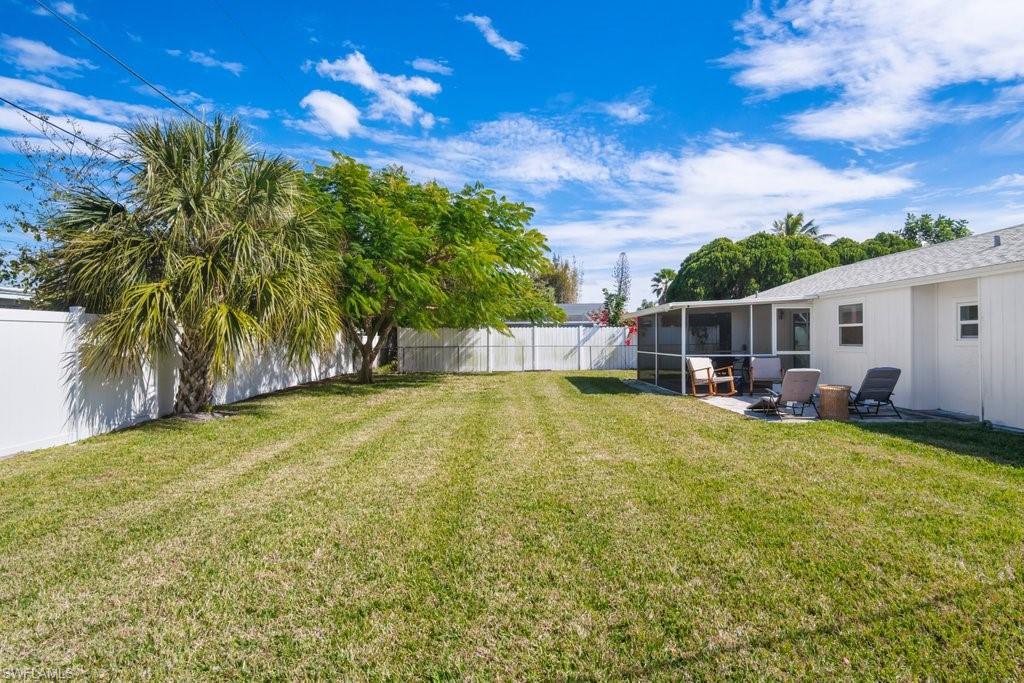 NAPLES TWIN LAKES - Residential