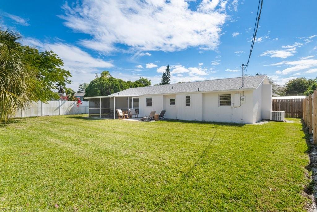 NAPLES TWIN LAKES - Residential