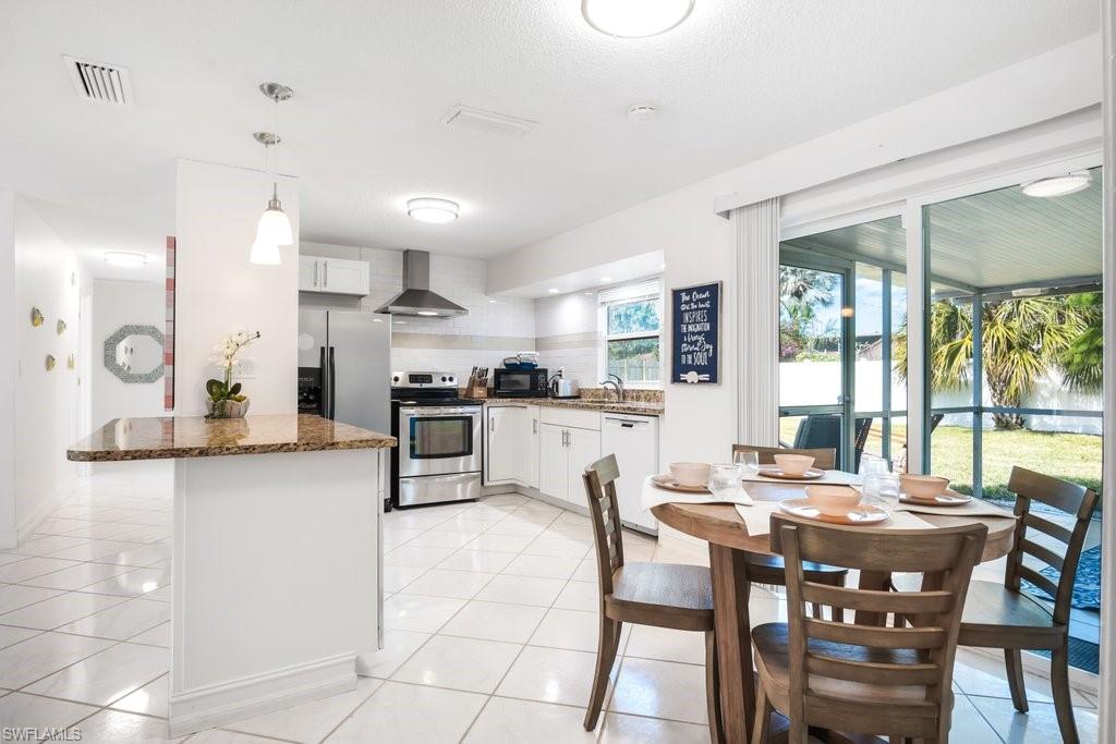 NAPLES TWIN LAKES - Residential