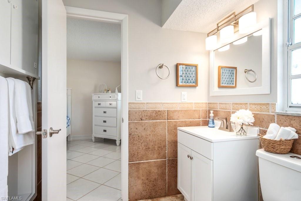 NAPLES TWIN LAKES - Residential