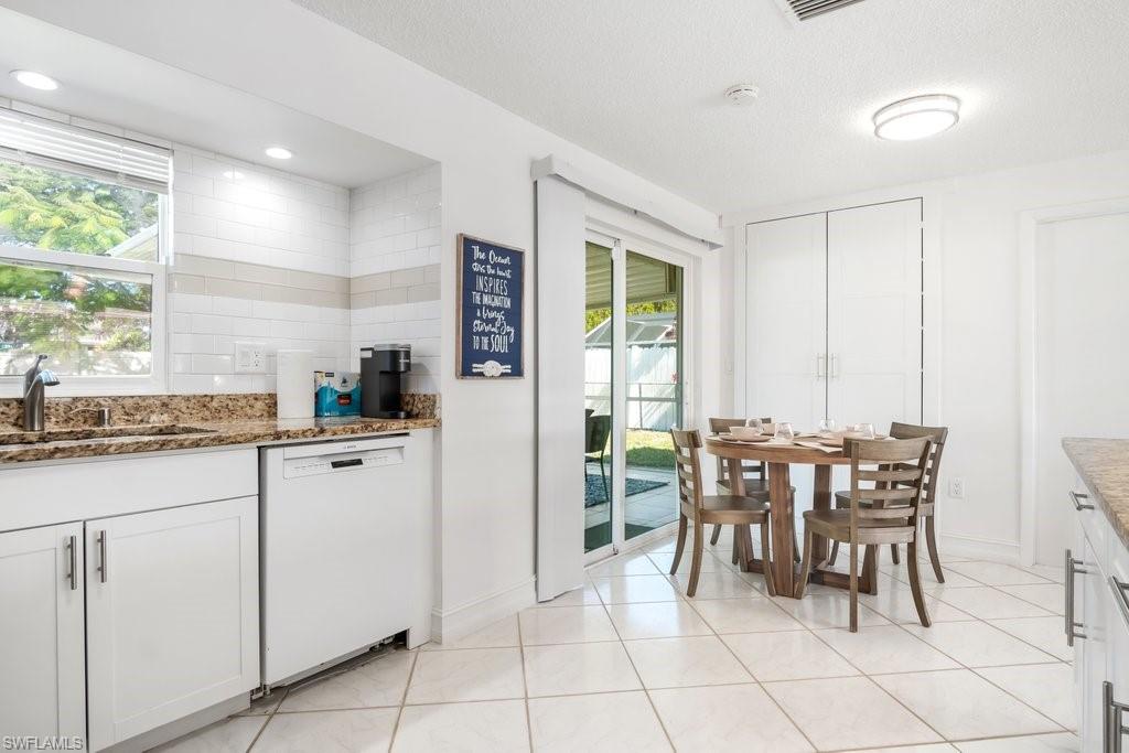NAPLES TWIN LAKES - Residential
