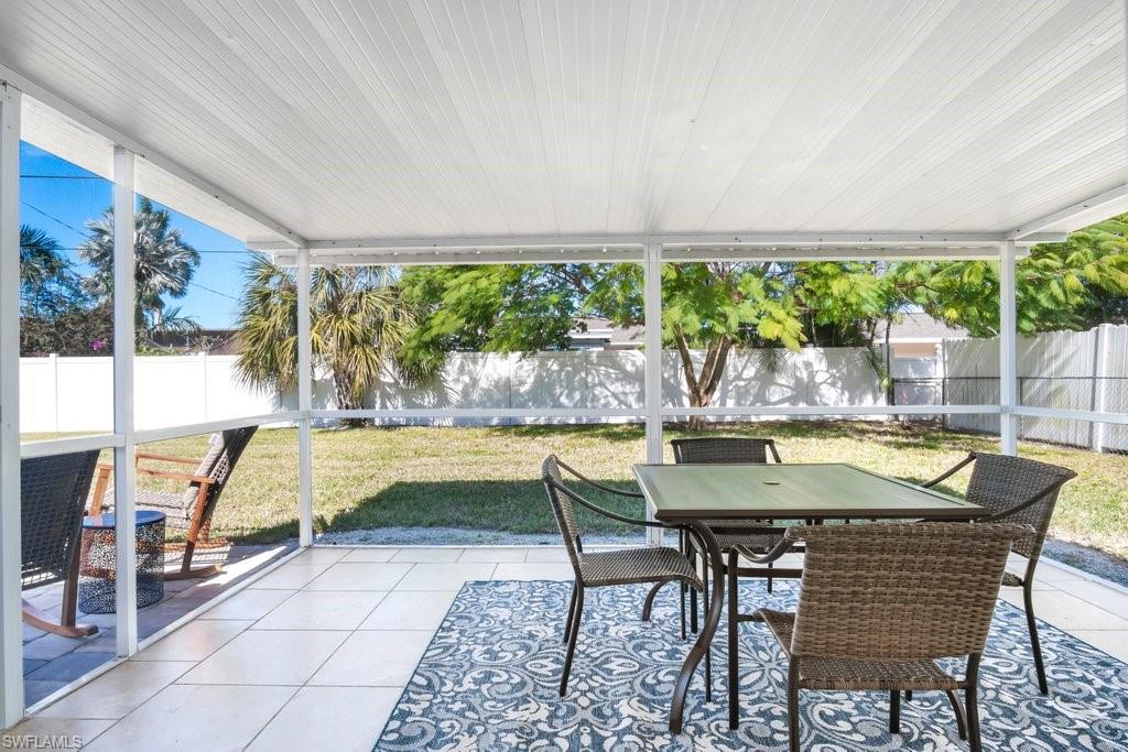 NAPLES TWIN LAKES - Residential