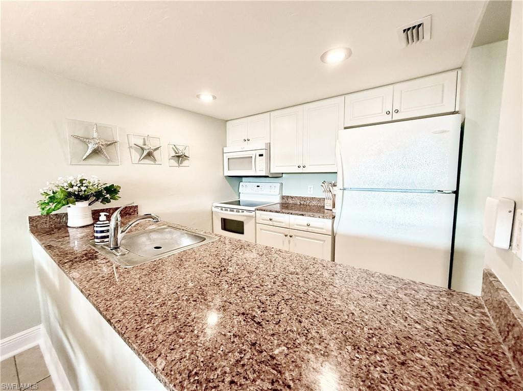 TENNIS VILLAS - Residential