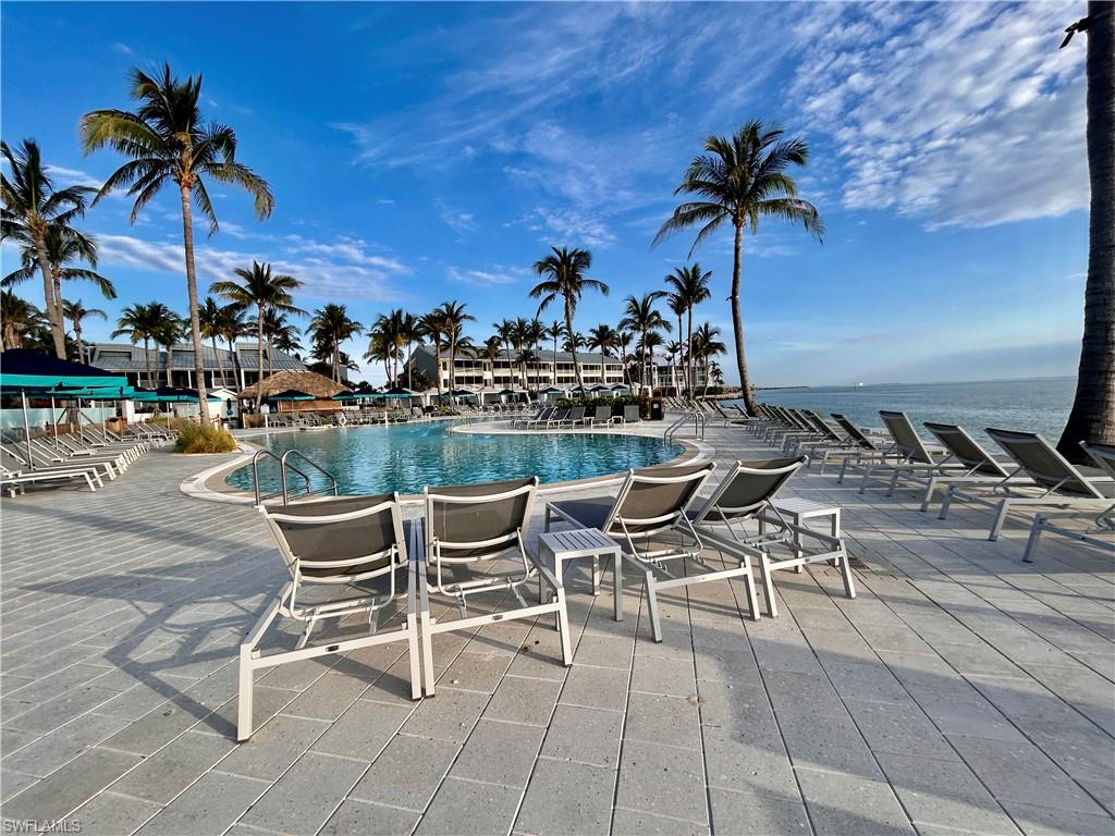 TENNIS VILLAS - Residential