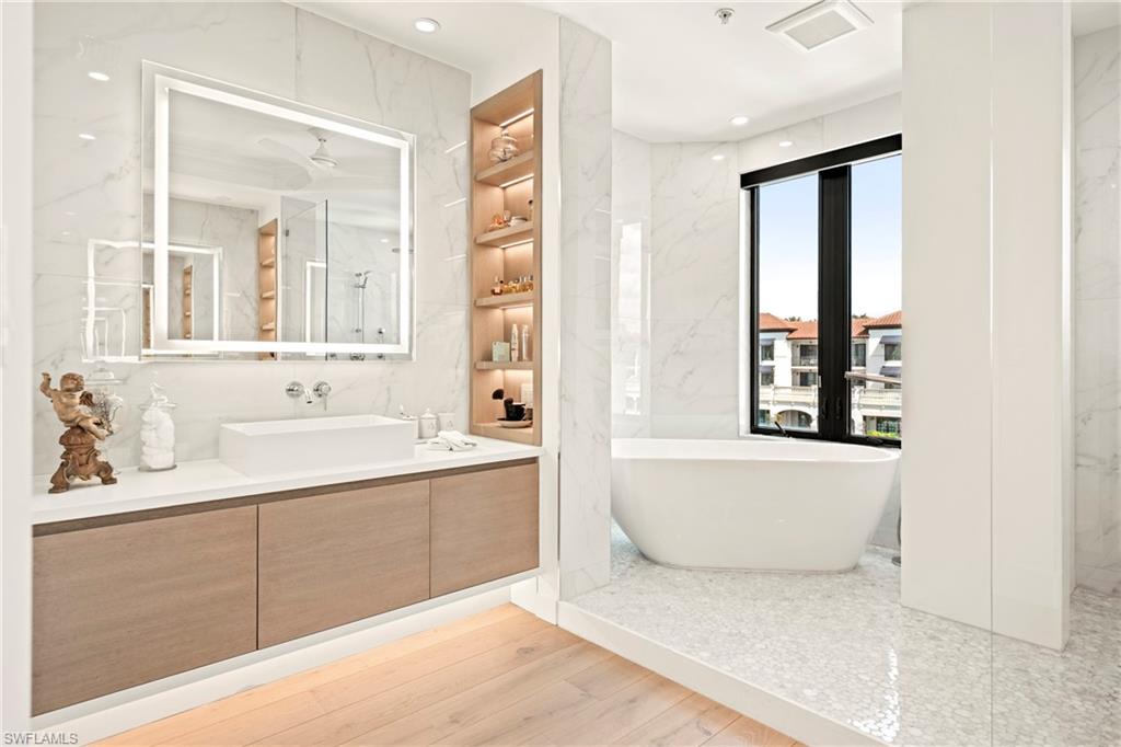 NAPLES BAY RESORT - Residential