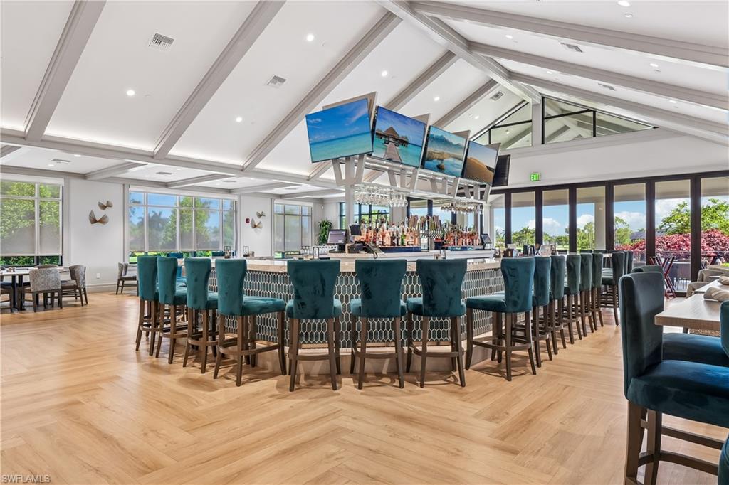 COUNTRY HOLLOW - Residential